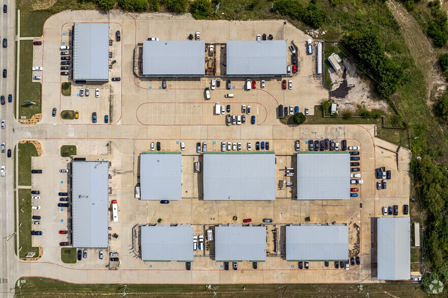 More Photos Of 3649-3661 N Beach St, Fort Worth Unknown For Lease