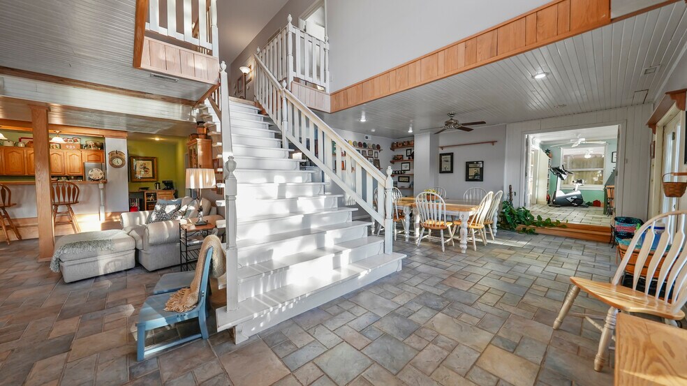 More Photos Of 1117 Dogwood Rd, Lake Ozark Multifamily For Sale