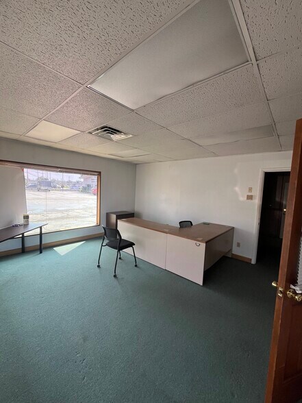 More Photos Of 2730 Lexington Ave, Mansfield Office For Lease