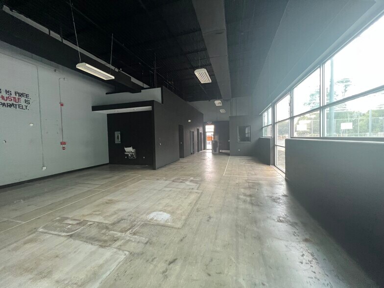 More Photos Of 1525 Ohio Ave S, Live Oak Freestanding For Lease