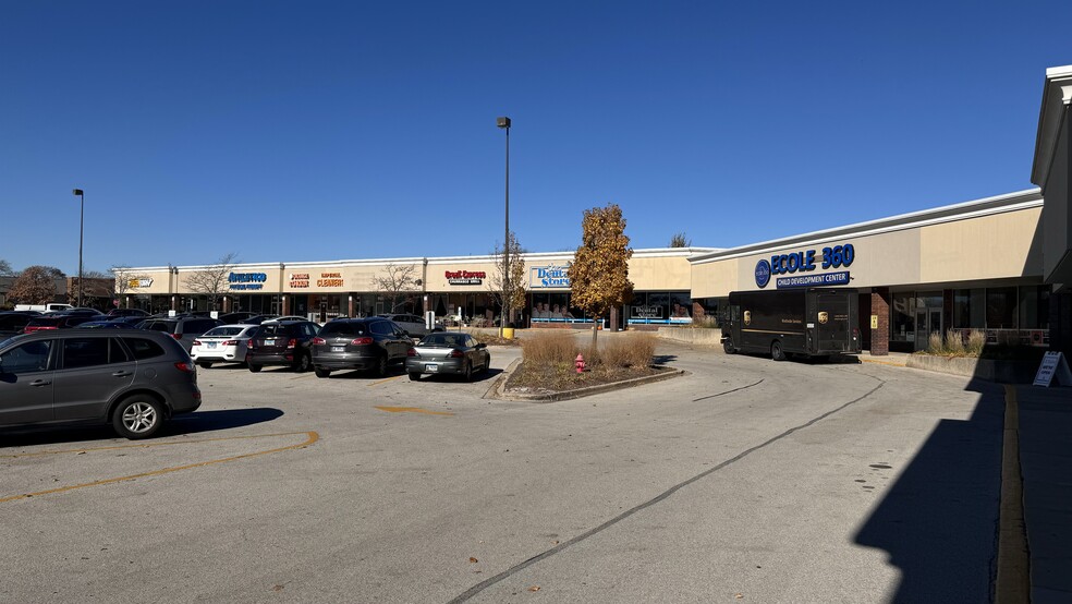 More Photos Of 1015-1127 S Roselle Rd, Schaumburg Unknown For Lease