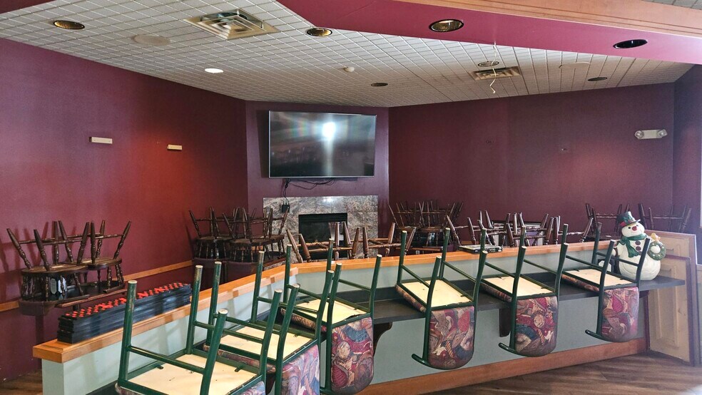 More Photos Of 1650 W Bakerview Rd, Bellingham Restaurant For Lease