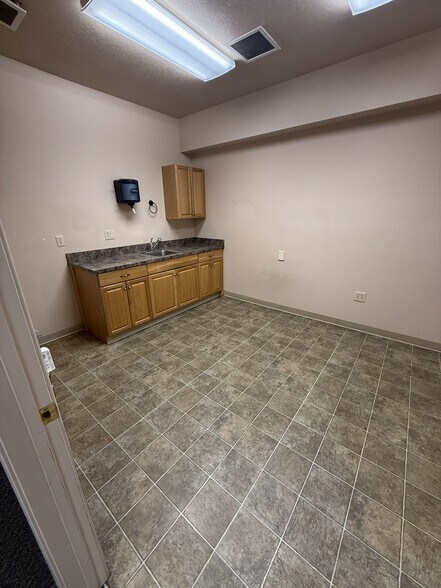 More Photos Of 50 Snider Way, Sparks Light Distribution For Lease