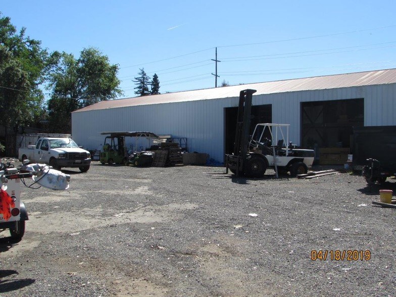 More Photos Of 1445 Grange St, Redding Warehouse For Lease