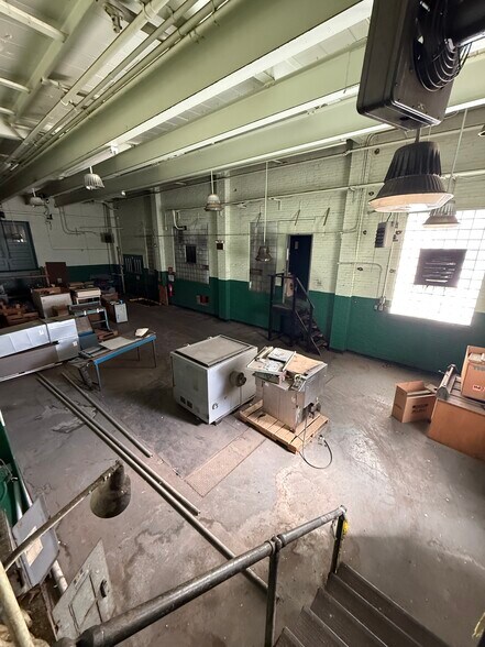 More Photos Of 19 Baltimore St, Cumberland Specialty For Sale