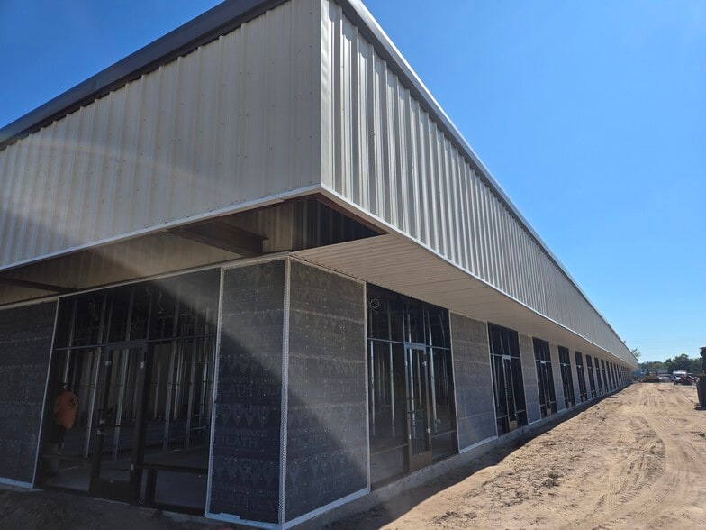 More Photos Of 2501 Old Dixie Hwy, Kissimmee Flex For Lease