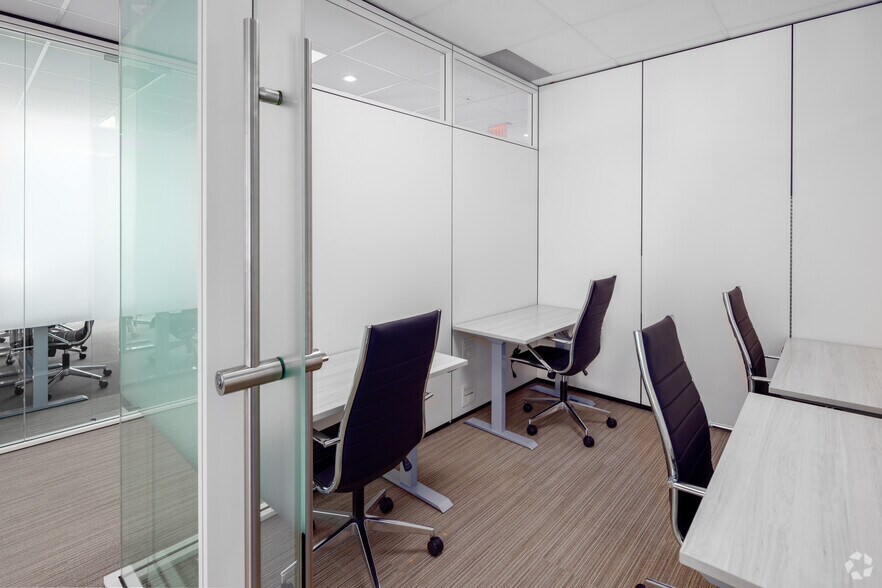 More Photos Of 333 Bay St, Toronto Office For Sale