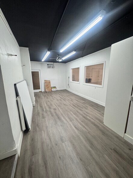 More Photos Of 2376-2380 NW 21st Ter, Miami Warehouse For Lease