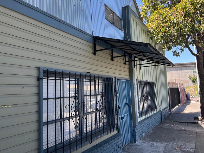 More Photos Of 4800 Bissell Ave, Richmond Manufacturing For Sale