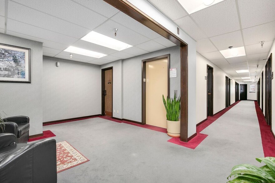 More Photos Of 10116 36th Avenue Ct SW, Lakewood Office For Lease