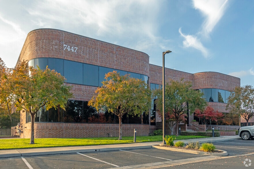 More Photos Of , Fresno Office For Sale