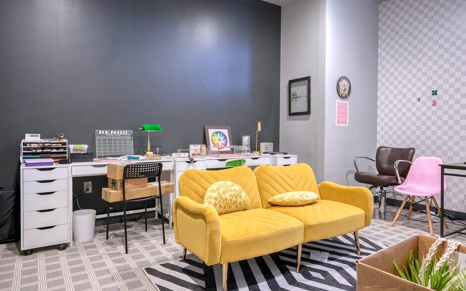 More Photos Of 2302 Main St, Waller Office For Sale