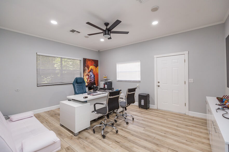 More Photos Of 7231 Little Rd, New Port Richey Office For Lease