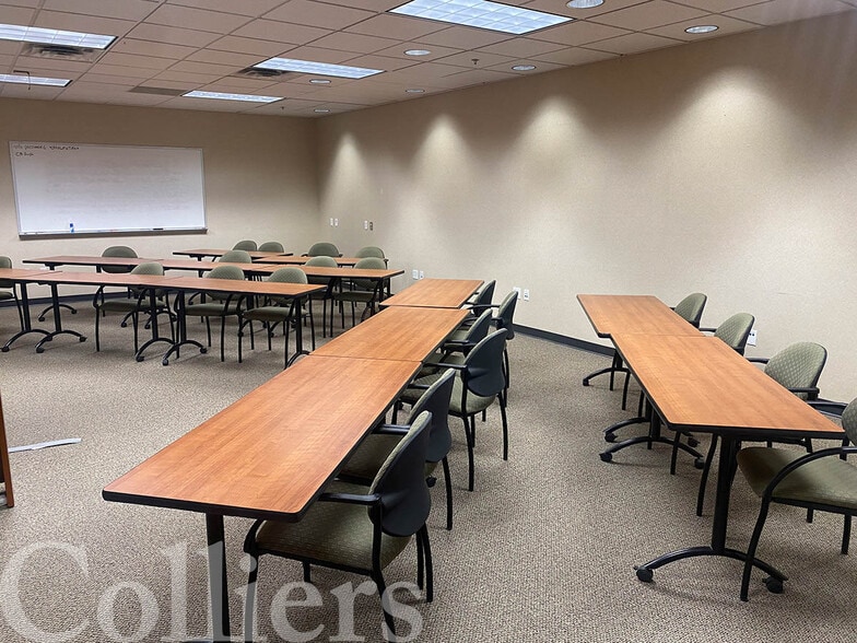 More Photos Of 408 S Eagle Rd, Eagle Coworking Space