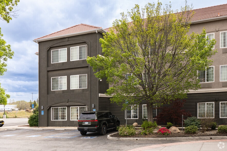 More Photos Of 8858 Spectrum Park Way, Bakersfield Hotel For Sale