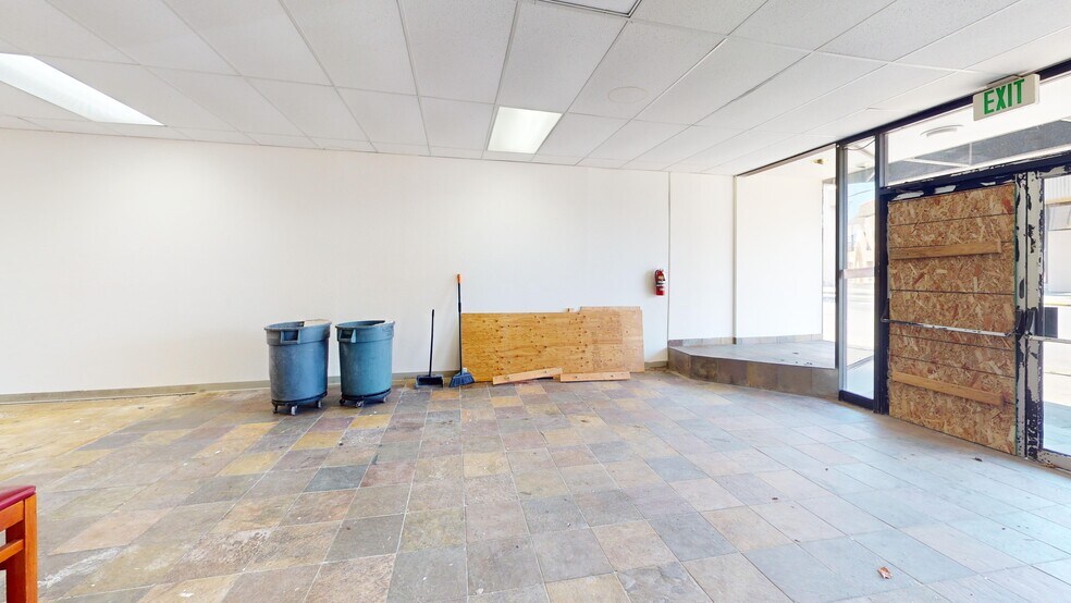 More Photos Of 100-114 W Wishkah St, Aberdeen General Retail For Lease