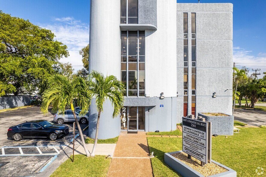 More Photos Of 2161 E Commercial Blvd, Fort Lauderdale Medical For Lease