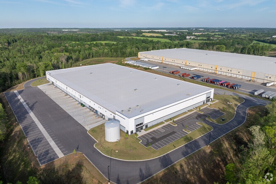 More Photos Of 323 Logistics Ln, Talmo Warehouse For Lease