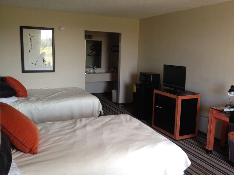 More Photos Of 852380 US Highway 17, Yulee Hotel For Sale