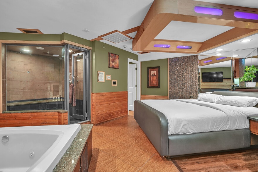 More Photos Of 16W621 S Frontage Rd, Willowbrook Hotel For Sale