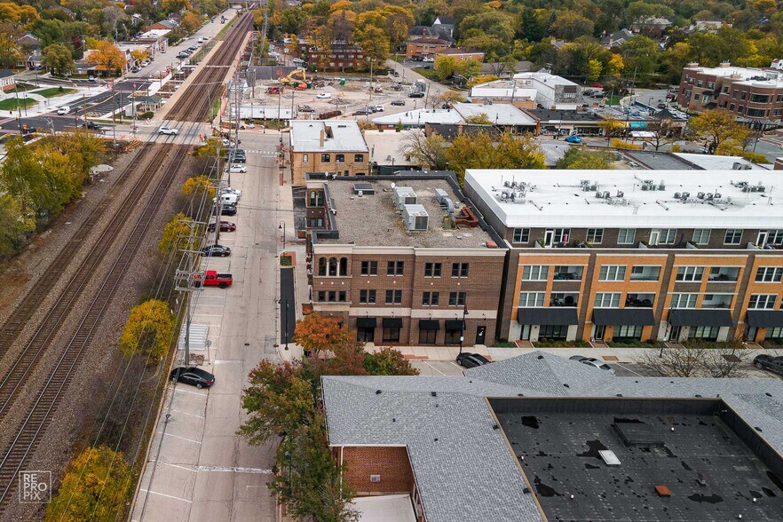 More Photos Of 1 Walker Ave, Clarendon Hills Office For Lease