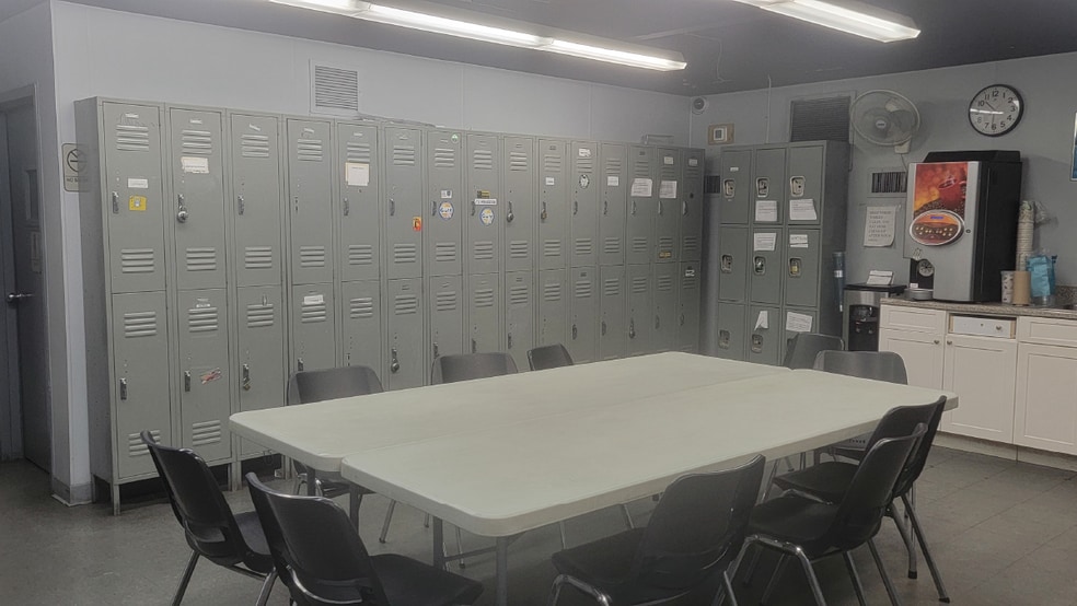 More Photos Of 253-257 Meserole St, Brooklyn Warehouse For Sale