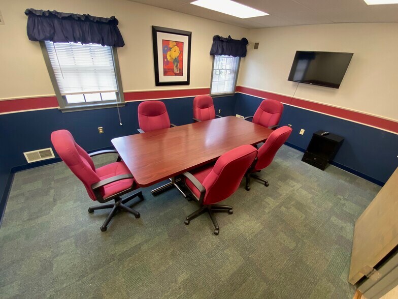 More Photos Of 2575 Eastern Blvd, York Office For Lease