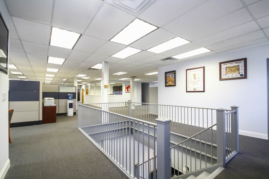 More Photos Of 2365 Milburn Ave, Baldwin Distribution For Sale