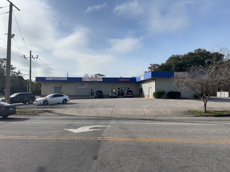 More Photos Of 1906 Parental Home Rd, Jacksonville Storefront For Sale