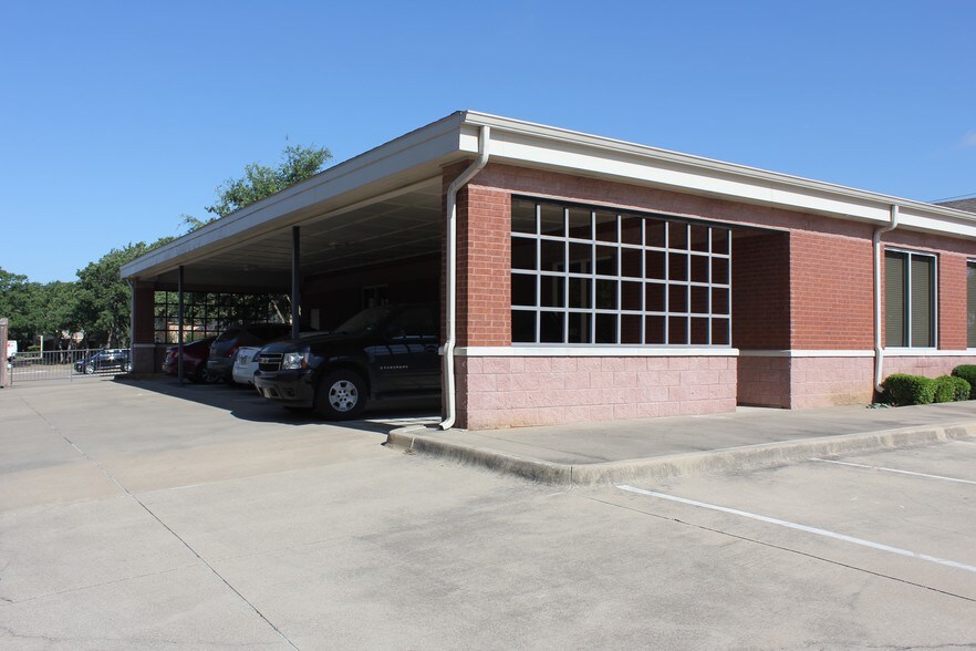 More Photos Of 2170 Interstate 20 W, Arlington Office For Lease