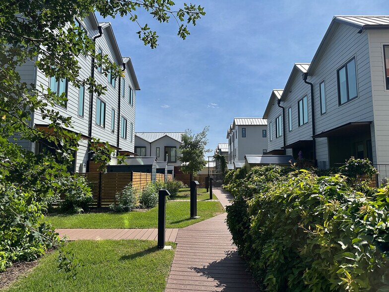 More Photos Of 1911 Dutton Dr, San Marcos Office Residential For Sale