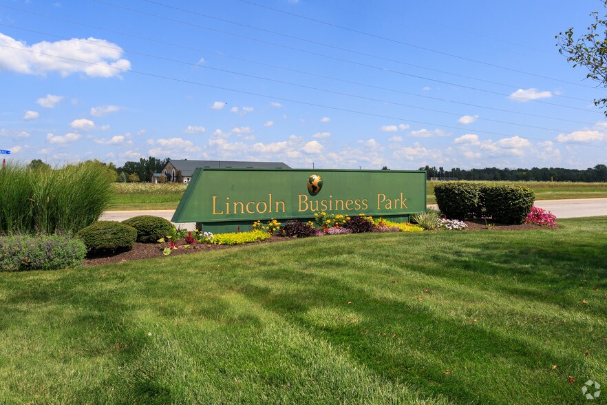 More Photos Of 2529 Commerce Dr, Kokomo Office For Lease