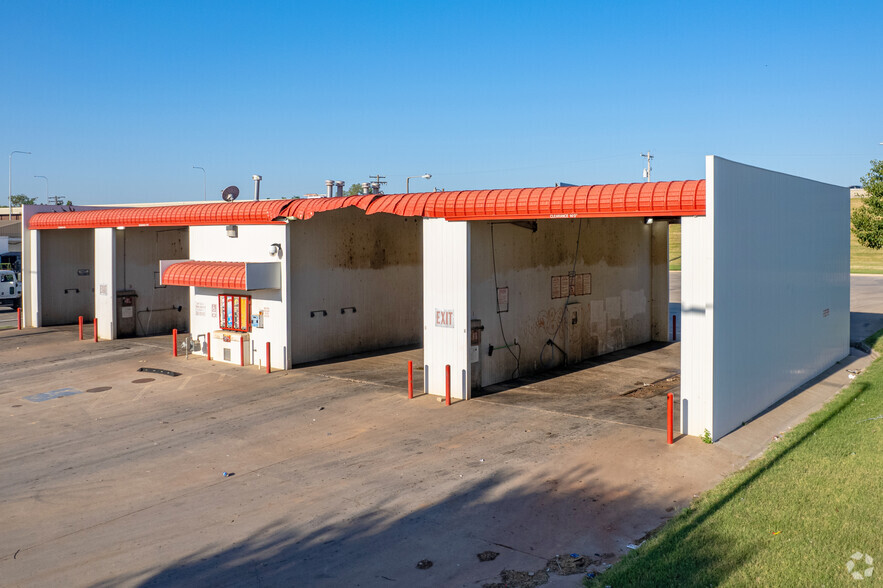 Primary Photo Of 2926 NE 63rd St, Oklahoma City Carwash For Sale