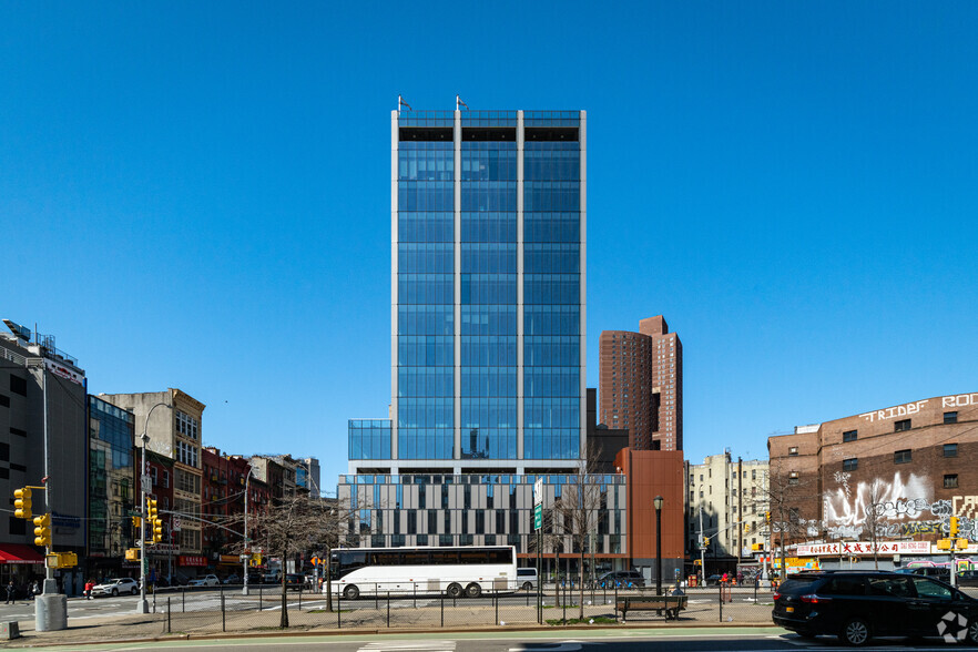 More Photos Of 100 E Broadway, New York Office For Lease