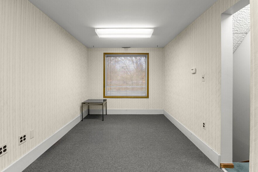 More Photos Of 6336 Fox Ave, Allen Park Office For Sale