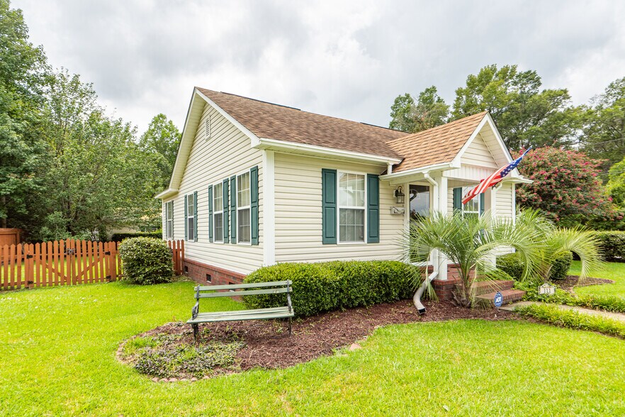 More Photos Of 111 Heatley St, Moncks Corner Medical For Sale