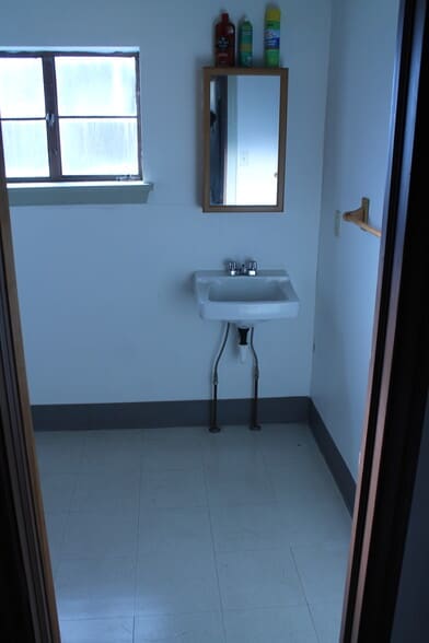 More Photos Of 134-136 E Church St, Nanticoke Light Manufacturing For Sale