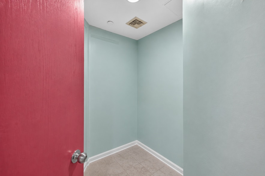 More Photos Of 161 Madison Ave, New York Medical For Sale