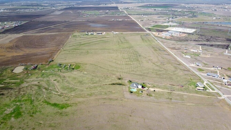 More Photos Of 5101 County Road 463, Elgin Land For Sale