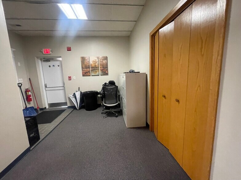 More Photos Of 3107 Beale Ave, Altoona Office For Sale