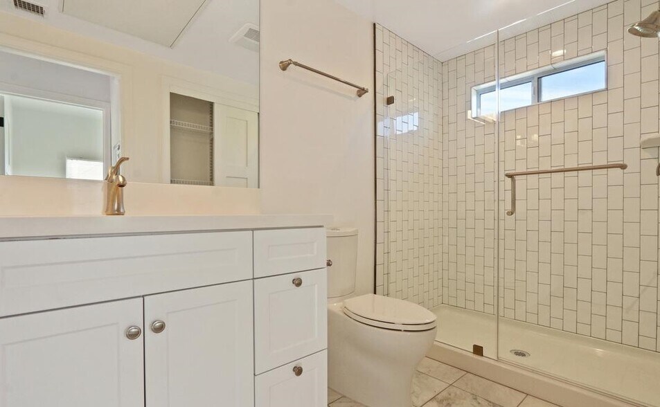 More Photos Of 846-848 N Sycamore Ave, Los Angeles Apartments For Sale