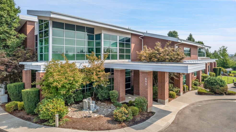 More Photos Of 693 Ray J. Glatt Cir, Woodburn Medical For Sale