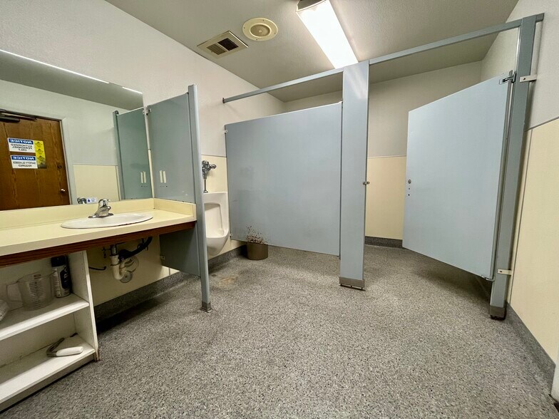 More Photos Of 3100 El Camino Real, Atascadero Industrial For Lease