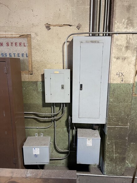 More Photos Of 7001 Jackson St, Paramount Warehouse For Sale