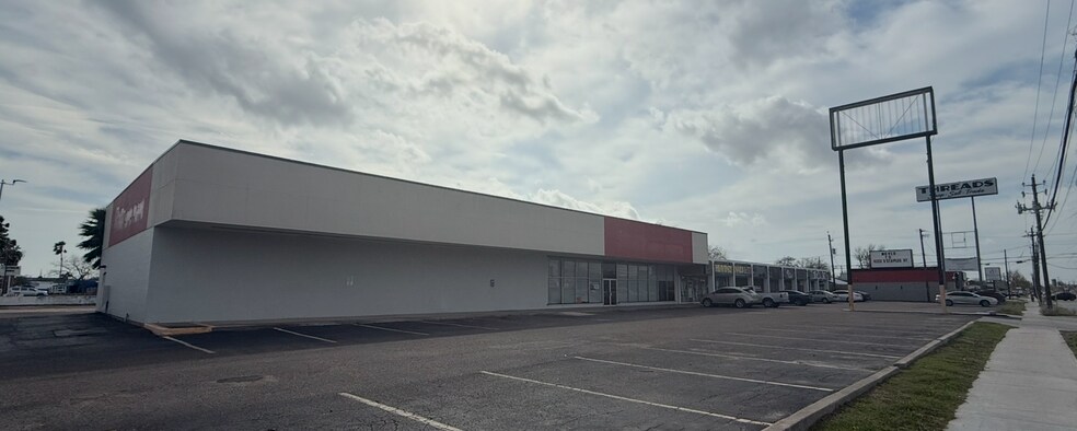 Primary Photo Of 4634-4646 Everhart Rd, Corpus Christi Unknown For Lease