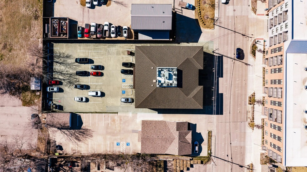 More Photos Of 1312 E 14th St, Plano Office For Lease