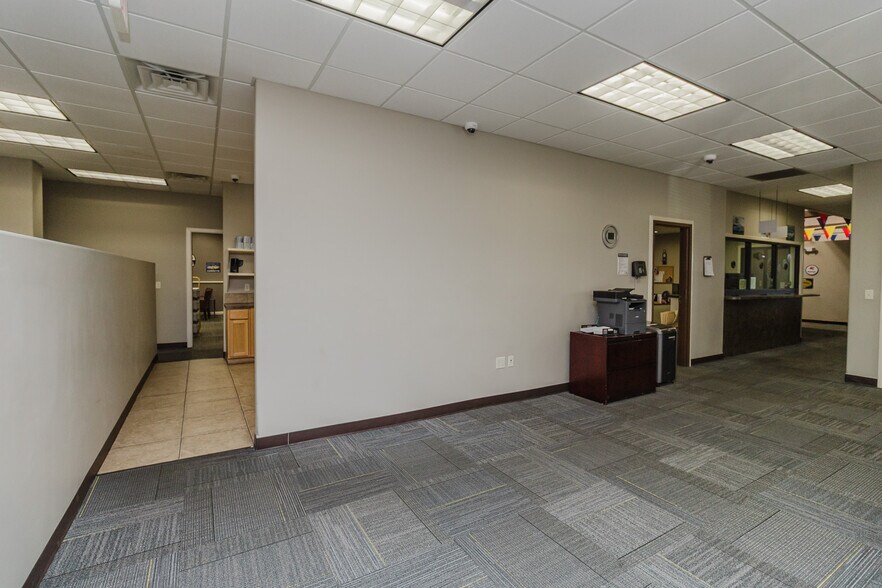 More Photos Of 3101 S Broadway St, Wichita Freestanding For Sale