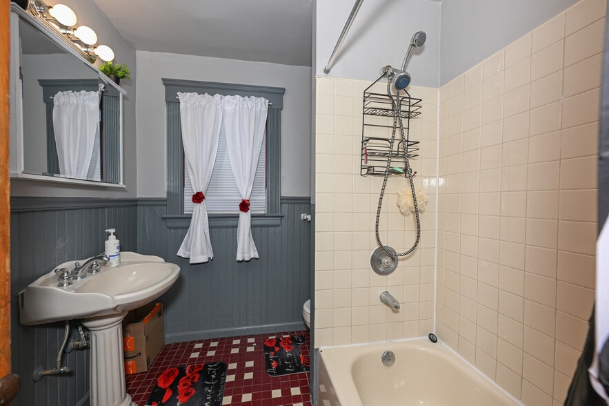 More Photos Of 2869 Hampshire Rd, Cleveland Heights Multifamily For Sale
