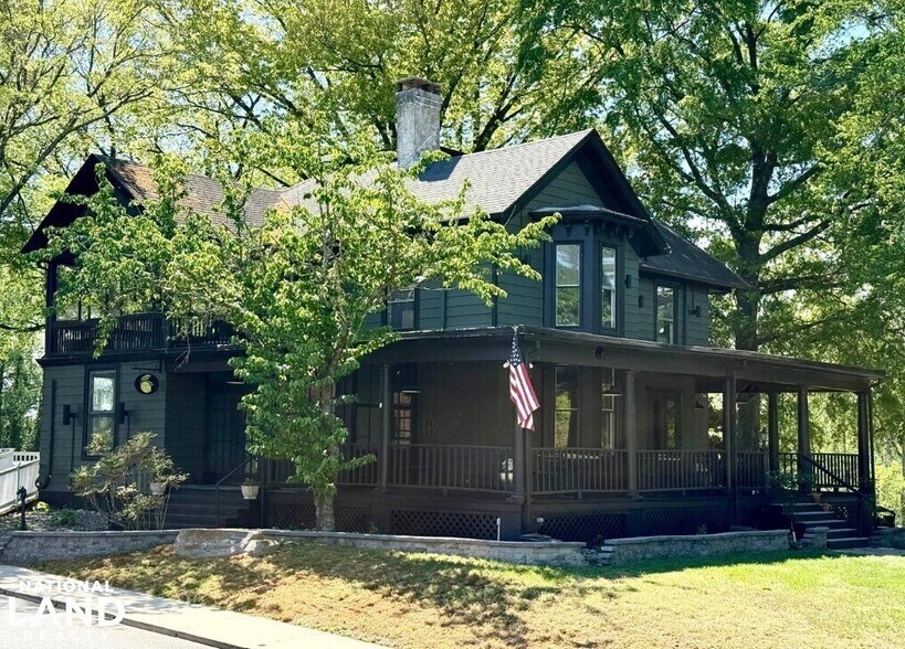 More Photos Of 4 S 1st St, Denton Specialty For Sale