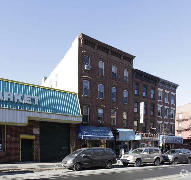 More Photos Of 963 Manhattan Ave, Brooklyn Storefront Retail Residential For Lease